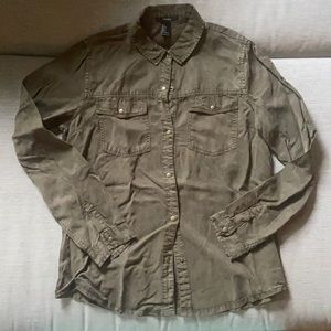 Women’s dark green button up size small